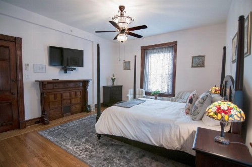 George Washington Wood Bed & Breakfast - image 8