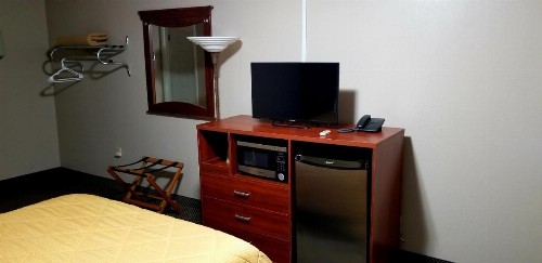 Continental Inn - image 11