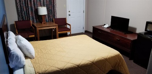 Continental Inn - image 3