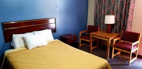 Continental Inn - image 5