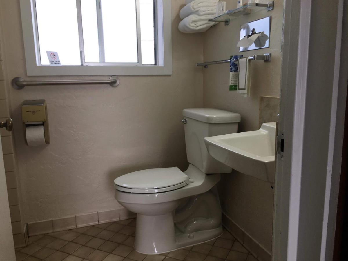 Southsider Motel - image 3