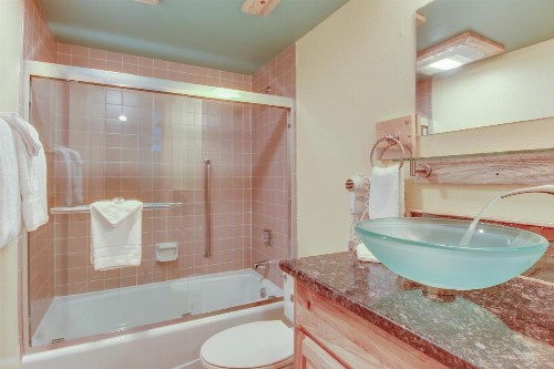 Village Square Suite #631 - image 12