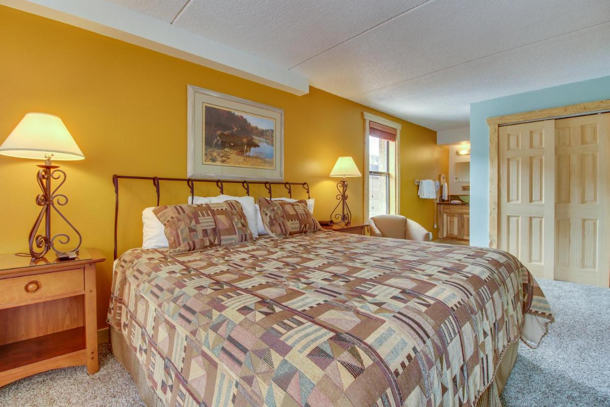 Village Square Suite #631 - image 6