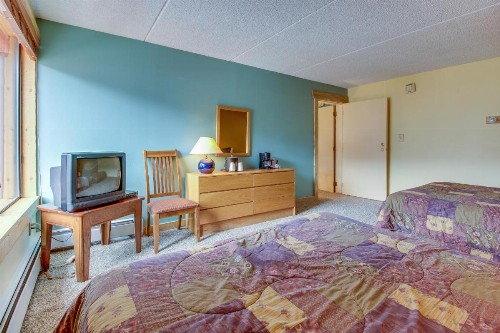 Village Square Suite #631 - image 9
