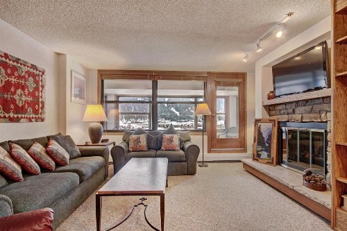 VS643 Square Condo - image 1