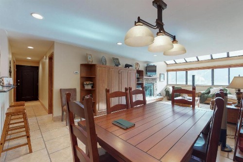 Village Square Penthouse Suite - image 10