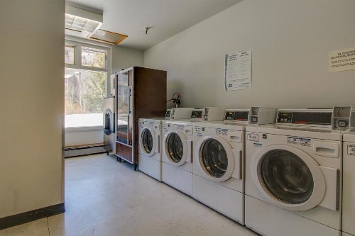 Village Square Penthouse Suite - image 6