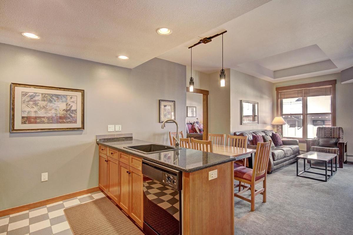CO405 Copper One Lodge Condo - image 3