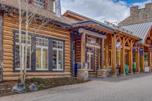 Suite in The Village - image 11