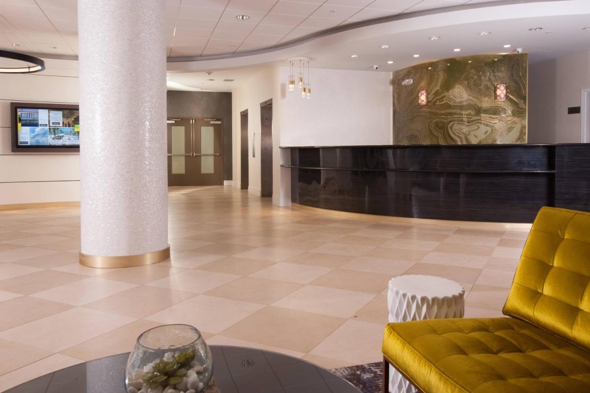 Courtyard Miami Coral Gables - image 3