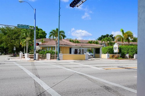 OYO Hotel Coral Gables - Miami Airport - image 16