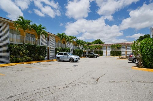 OYO Hotel Coral Gables - Miami Airport - image 33