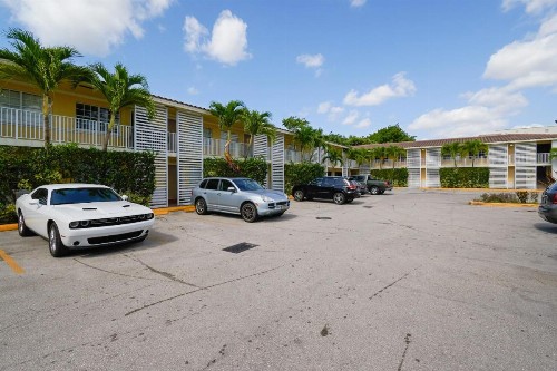 OYO Hotel Coral Gables - Miami Airport - image 34