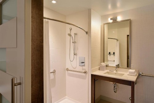 Four Points by Sheraton Coral Gables - image 13