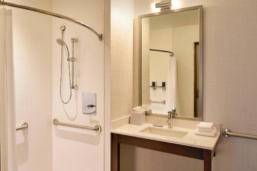 Four Points by Sheraton Coral Gables - image 15