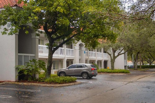 Studio 6-Coral Springs FL - Fort Lauderdale - image 2