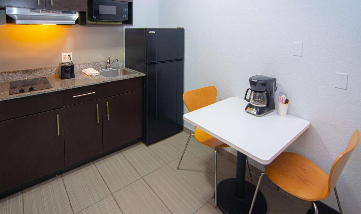 Studio 6-Coral Springs FL - Fort Lauderdale - image 3