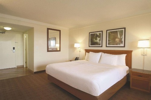 La Quinta by Wyndham Coral Springs University Dr - image 8