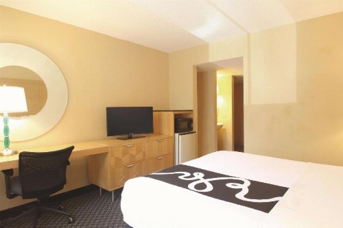 La Quinta by Wyndham Coral Springs South - image 10