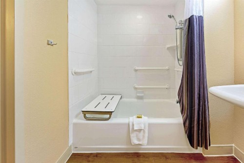 La Quinta by Wyndham Coral Springs South - image 15