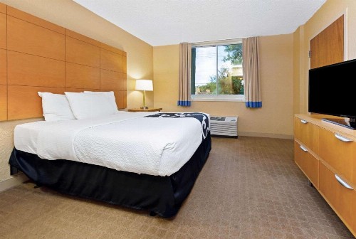 La Quinta by Wyndham Coral Springs South - image 19