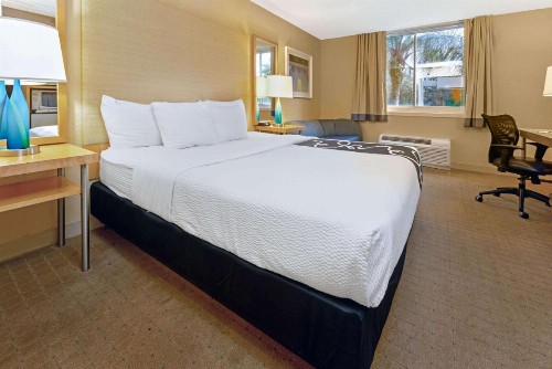 La Quinta by Wyndham Coral Springs South - image 24