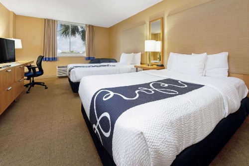 La Quinta by Wyndham Coral Springs South - image 4