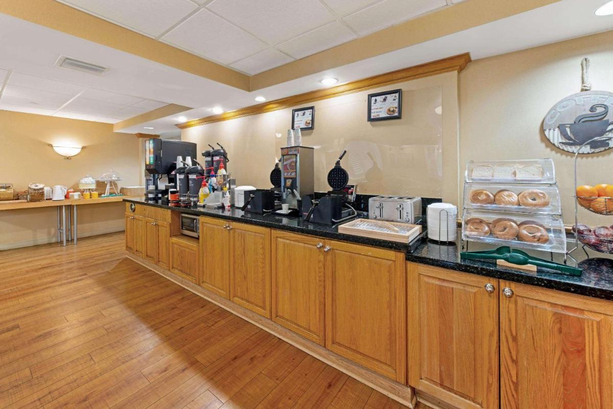 La Quinta by Wyndham Coral Springs South - image 7