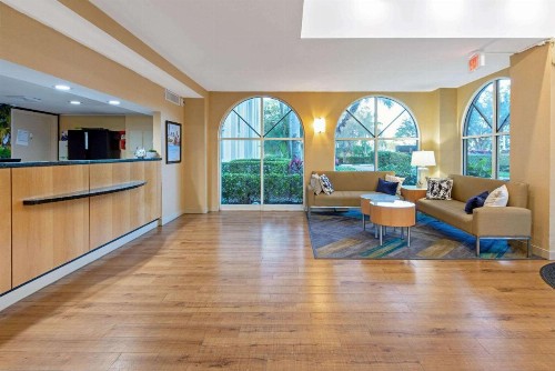 La Quinta by Wyndham Coral Springs South - image 8