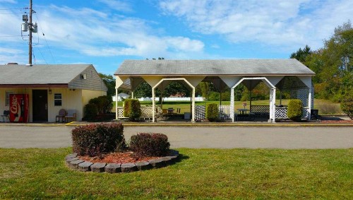 Budget Inn Corning - image 2