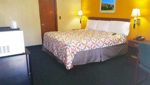 Budget Inn Corning - image 7