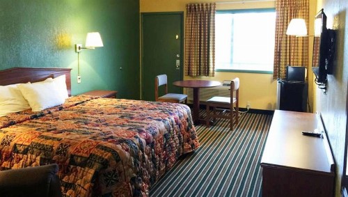 Budget Inn Corning - image 9