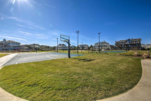 Coastal Home with Community Pool Less Than 2 Miles to Beach!