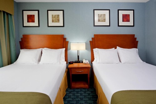 Holiday Inn Express LaGuardia Airport an IHG Hotel - image 10