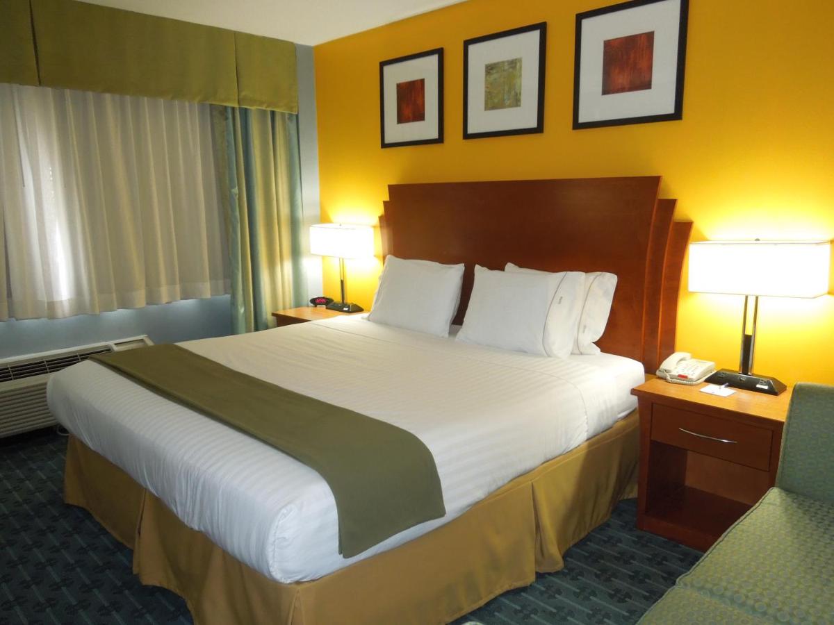 Holiday Inn Express LaGuardia Airport an IHG Hotel - image 4