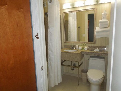 Holiday Inn Express LaGuardia Airport an IHG Hotel - image 6
