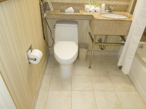 Holiday Inn Express LaGuardia Airport an IHG Hotel - image 7