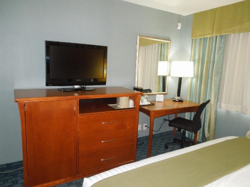 Holiday Inn Express LaGuardia Airport an IHG Hotel - image 9