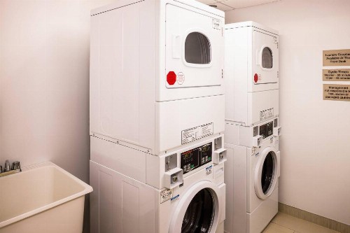 SpringHill Suites by Marriott New York LaGuardia Airport - image 15