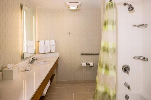 SpringHill Suites by Marriott New York LaGuardia Airport - image 16