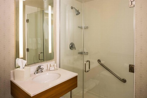SpringHill Suites by Marriott New York LaGuardia Airport - image 18