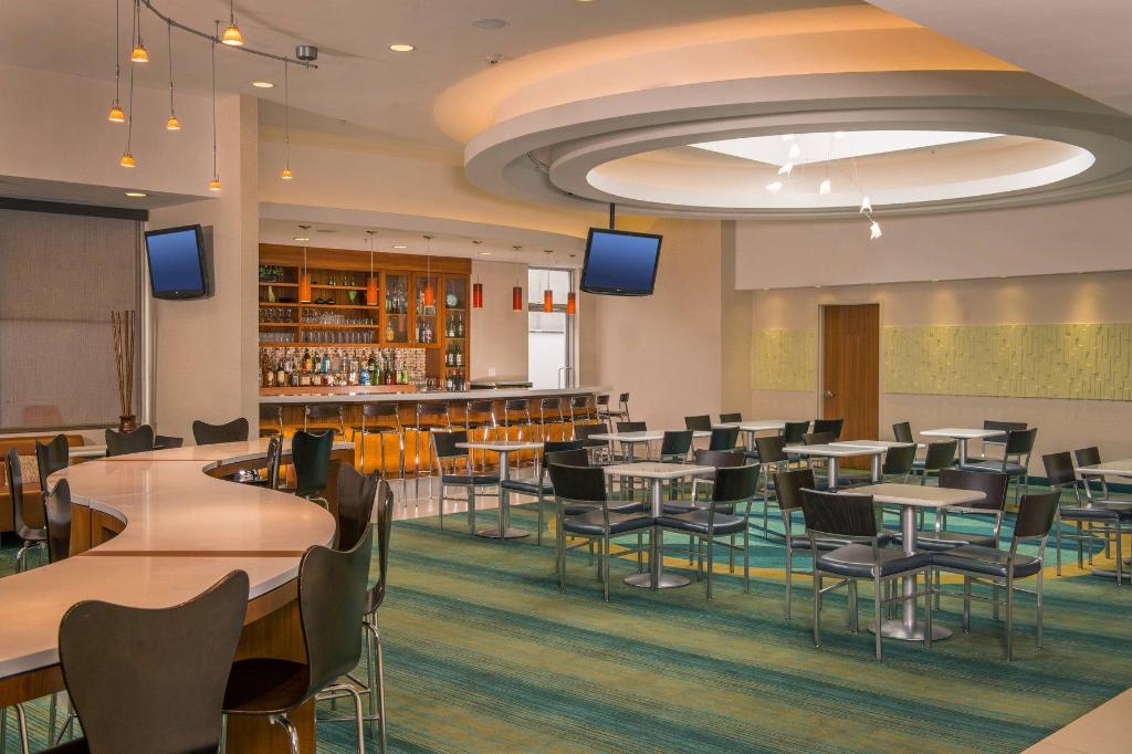 SpringHill Suites by Marriott New York LaGuardia Airport - image 2