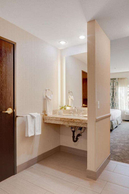 Ayres Hotel Corona East - image 24