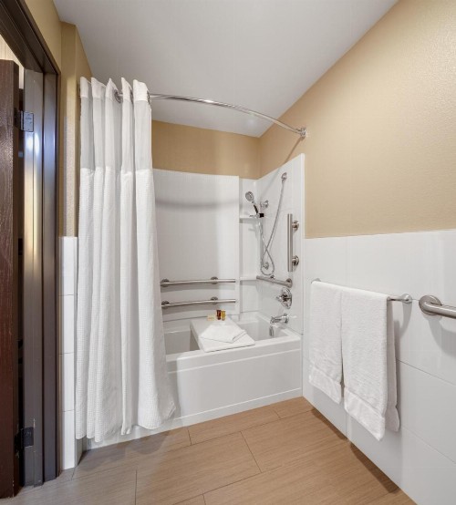 Ayres Hotel Corona East - image 25