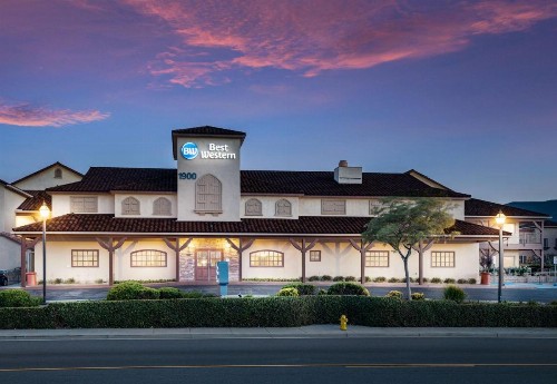 Ayres Lodge & Suites Corona West
