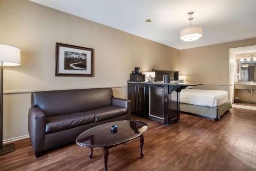 Ayres Lodge & Suites Corona West - image 12