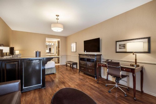 Ayres Lodge & Suites Corona West - image 22