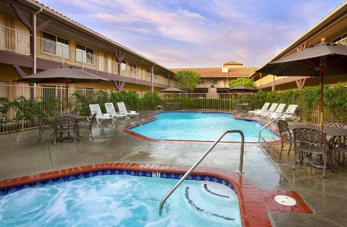 Ayres Lodge & Suites Corona West - image 34