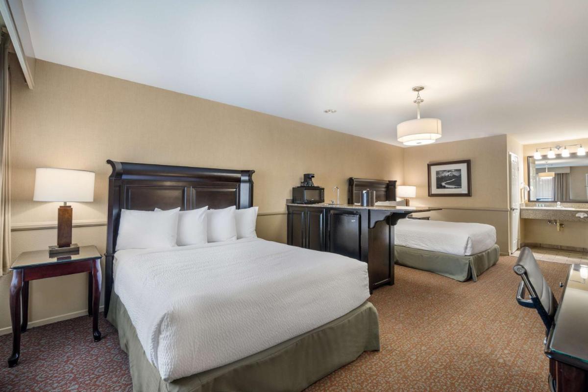 Ayres Lodge & Suites Corona West - image 7