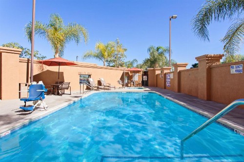 Holiday Inn Express Hotel & Suites Corona an IHG Hotel - image 14